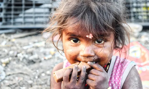 Miris, Video Seorang Anak di Papua Datangi Rumah Suster Tubuhnya Gemetar, Ternyata Tak Kuat Menahan Lapar