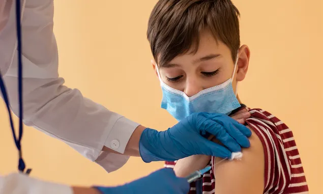 Anak Demam Usai Imunisasi? Ini Tips Dokter Spesialis Anak: Hindari Berikan Penurun Panas