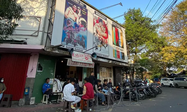 Referensi Street Coffee di Malang Dekat Alun-Alun Tugu, Ngopi Santai Pinggir Jalan