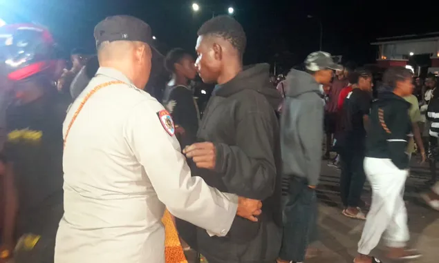 Polisi Sita Senjata Tajam Pengunjung Malam Hiburan di Kapsul Waktu Merauke