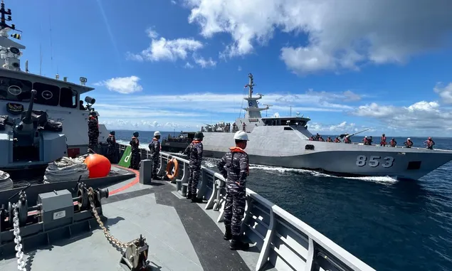 Dua Unsur Kapal Perang Jajaran Koarmada III, Laksanakan  Latihan di Perairan Papua