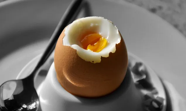 Tips Mudah Mengupas Telur Rebus: Cukup Lakukan Ini, Dijamin Langsung Terbuka