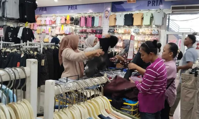 Pamanukan Diserbu Pemburu Baju Lebaran: Belanja Awal Hindari Desak-desakan