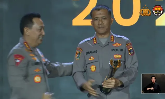 Dua Polisi Kebanggaan Polda Sulteng Raih Hoegeng Awards 2025, Buktikan Integritas & Dedikasi Luar Biasa!