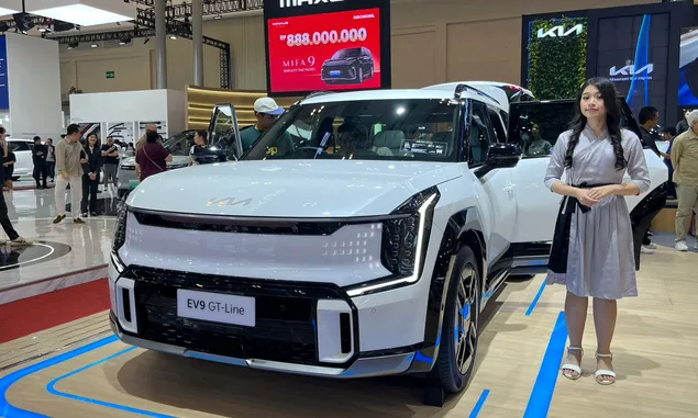 GIIAS 2025 : Komitmen Elektrifikasi, KIA Pamerkan Dua Mobil Listrik Andalan EV9 GT-Line dan EV6 GT-Line