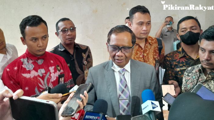 Momen Mahfud MD Jengkel Anggota DPR Sering Potong Pembicaraan dan Tak Mau Mendengar
