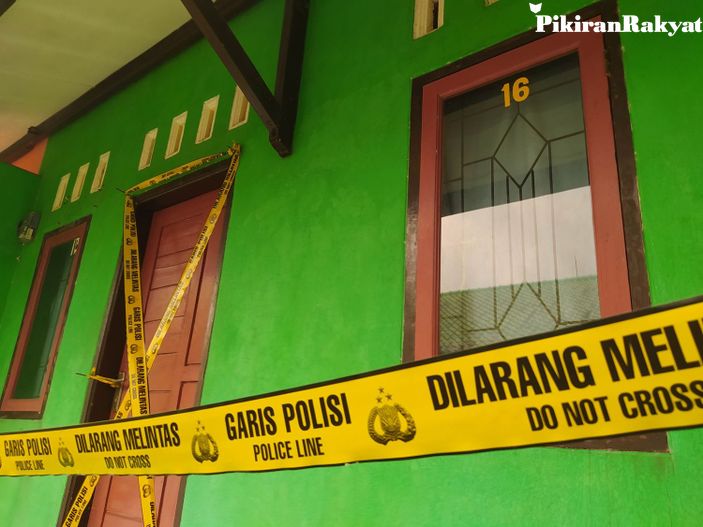TERKUAK Lakban Kuning Terlilit di Kepala Diplomat Arya Daru Ternyata Dibeli Bareng Istri Bulan Lalu