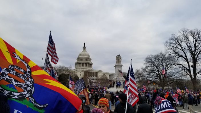 Polisi Tewas Usai Menderita Luka Akibat Dipukuli Pendukung Donald Trump ...