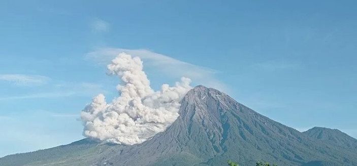 BPBD: Aktivitas Vulkanik Gunung Semeru Masih Tinggi, Kolom Erupsi Mencapai 1,5 Kilometer