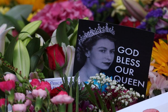 Merasa Kehilangan, Pangeran Harry Sampaikan Pesan Menyentuh kepada Ratu Elizabeth II
