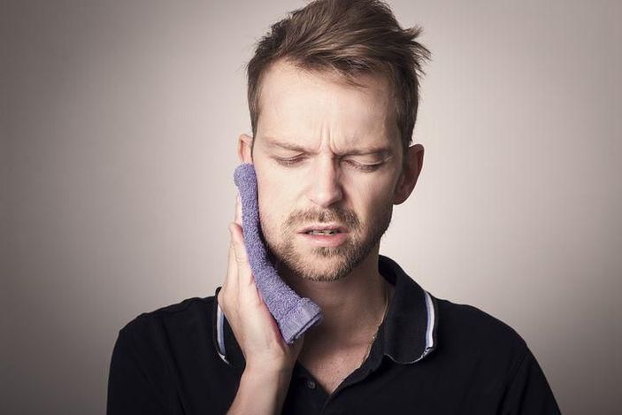8 Penyebab Gangguan Sendi Rahang, Berikut Bedanya dengan Sakit Gigi