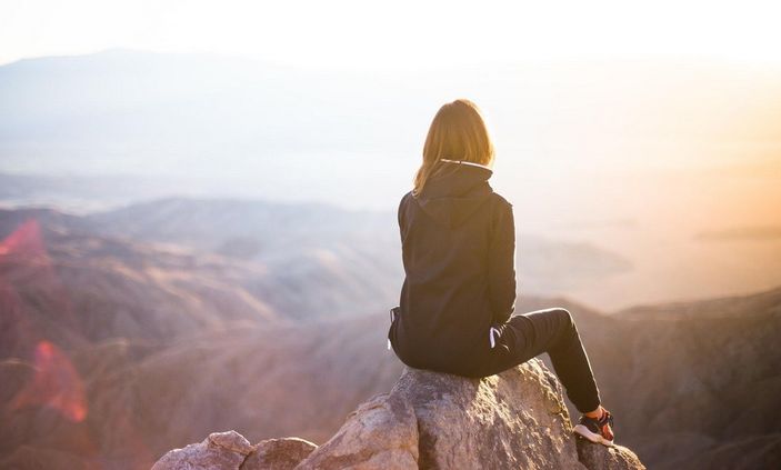 Tak Perlu Khawatir Kesepian, Inilah 3 Cara Tetap Bahagia Jalani Hidup Meski Sendirian