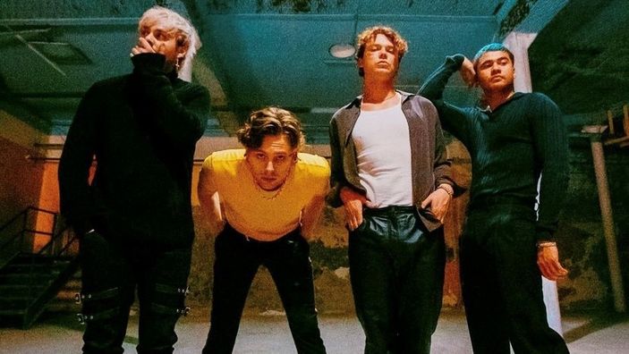 Lirik Lagu Take My Hand (Joshua Tree Version) - 5 Seconds of Summer dan