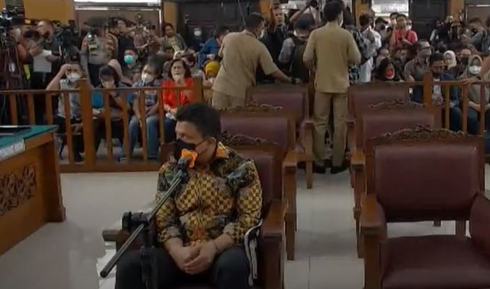 Warganet Ribut Soroti Ferdy Sambo Pakai Batik di Persidangan, Berikut Ketentuan Berpakaian bagi Terdakwa