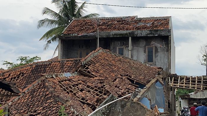 272 Orang Tewas, Raja Charles II Sampaikan Belasungkawa atas Bencana Gempa Cianjur