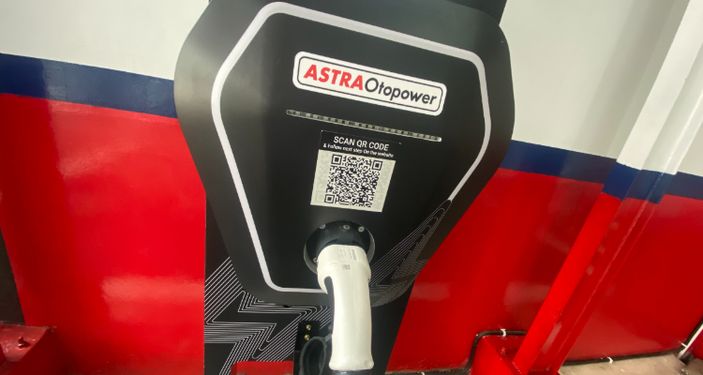 Astra Otoparts Hadirkan Pengisian Baterai EV di 6 Gerai Astra Otopowers, Mudah Digunakan Masyarakat