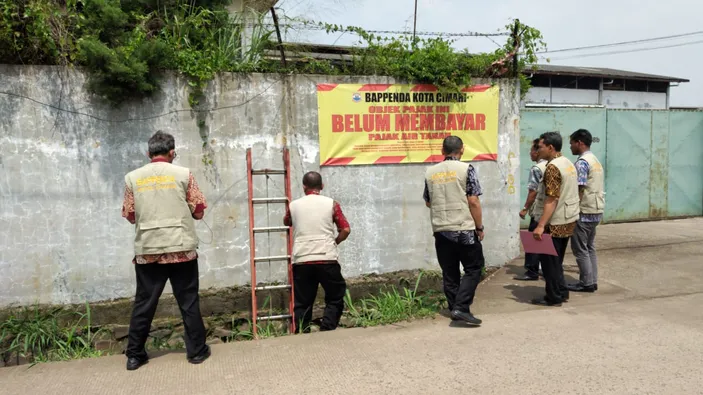 Tunggak Pajak Air Tanah Selama 2 Tahun, Pabrik Dipasangi Spanduk Media ...