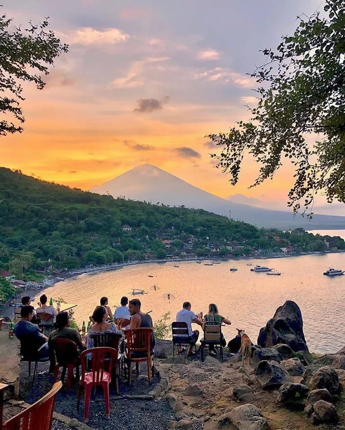 Keindahan Bawah Laut dan Gunung Agung Jadi Daya Tarik Utama Wisata ...