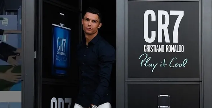 Cristiano Ronaldo Raih Penghargaan Golden Globes, Ditanya Soal Pensiun ...