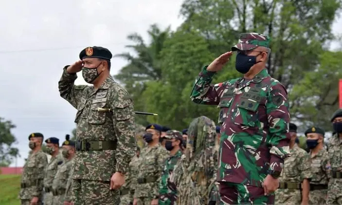 Tentera Darat Diraja Malaysia Latihan Bareng Bersama TNI AD Di Sarawak ...