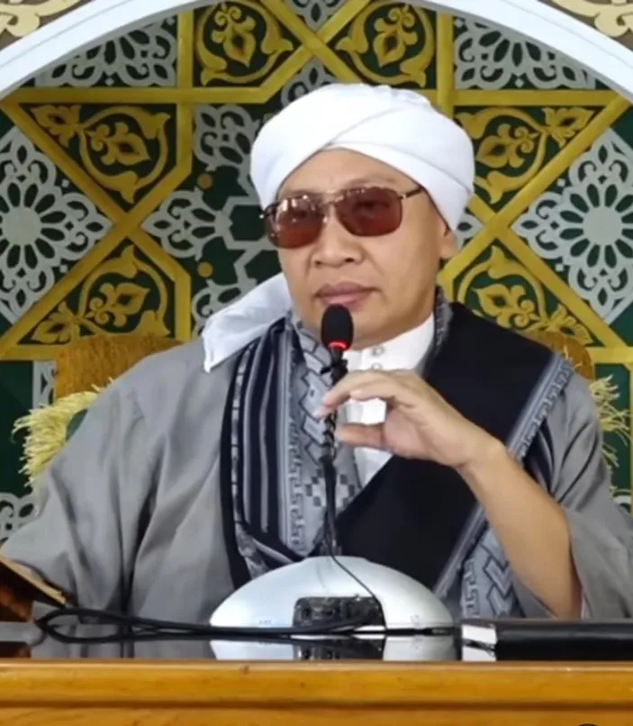 Benarkah Tempat Sholat Wanita Itu Di Rumah Ini Jawaban Buya Yahya