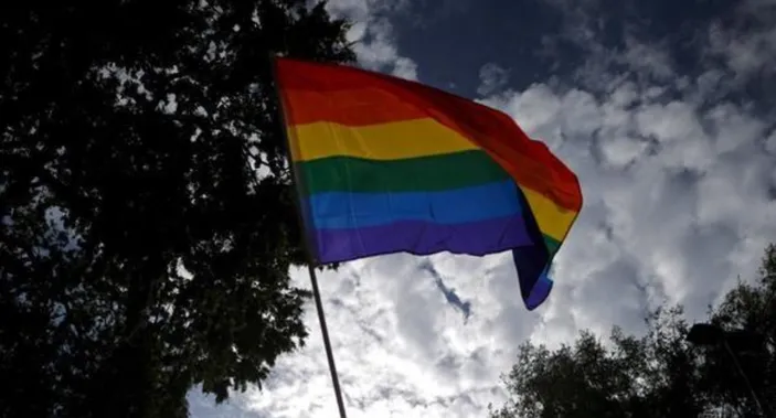 Paus Ungkap LGBT Bukan Kejahatan, Minta Pecinta Sesama Jenis Disambut di Gereja