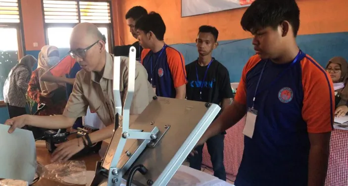 Siswa SLB B YPLB Majalengka Ikuti Pelatihan Sablon Digital Dari ...