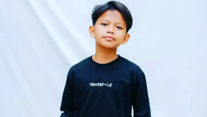 Profil Dan Biodata Farel Prayoga, Penyanyi Cilik Viral Yang Nyanyi Di ...