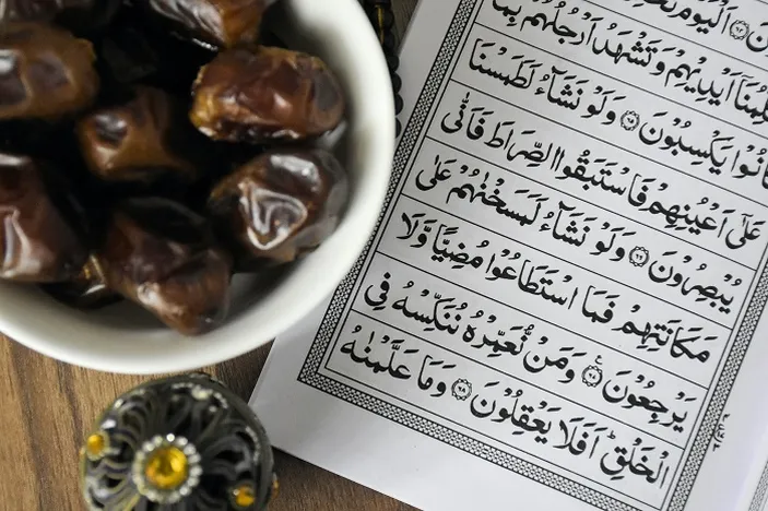 Kandungan Dan Hukum Tajwid Surat Ali Imran Ayat 159 Lengkap Dengan ...