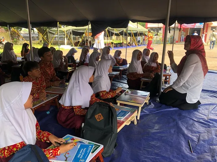 Siswa SD Di Cianjur Masih Membutuhkan Tenda Sekolah Darurat