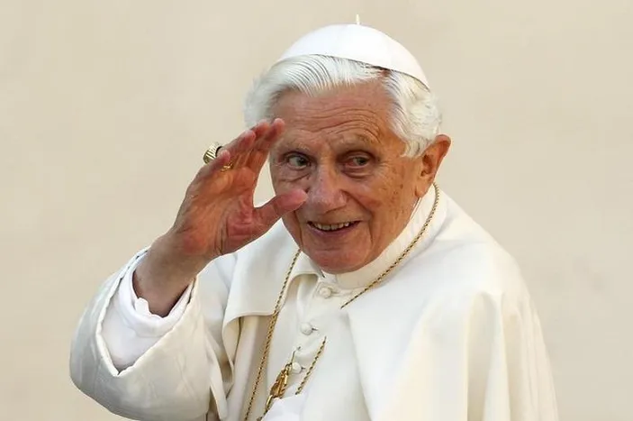 Kenang Tokoh Perdamaian Dunia Paus Emeritus Benediktus XVI, Waketum MUI: Beliau Sangat Mulia