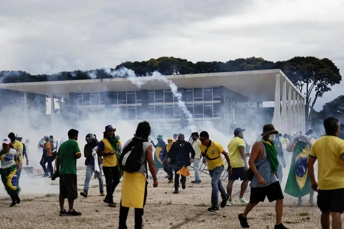 Lula da Silva Dilantik Jadi Presiden Brasil, Ratusan Pendukung Jair Bolsonaro Ngamuk