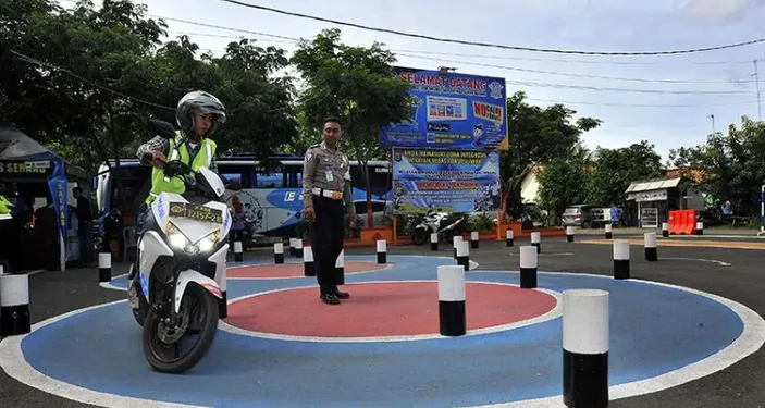 Bikin SIM Wajib Punya Sertifikat Mengemudi yang Diterbitkan Indonesia Safety Driving Centre
