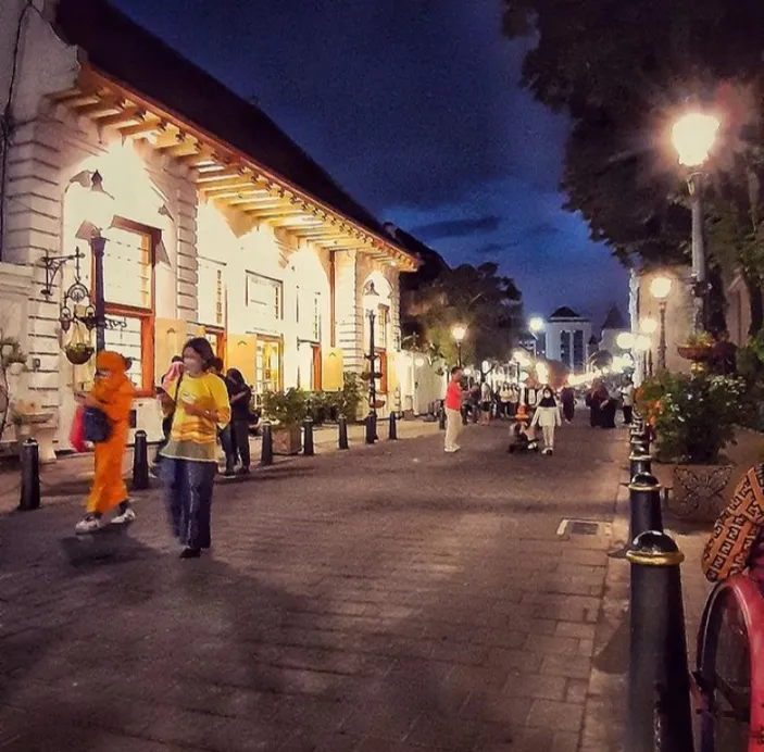 Menelusuri Jejak Bersejarah Sambil Berwisata Malam di Kota Tua Semarang ...