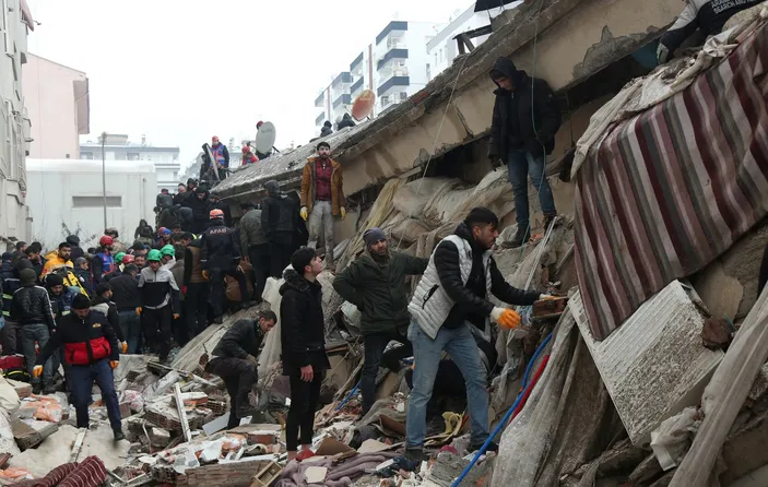 5 Hari Pascagempa di Turki dan Suriah: Korban Jiwa Terus Bertambah, Penjarahan Merajalela
