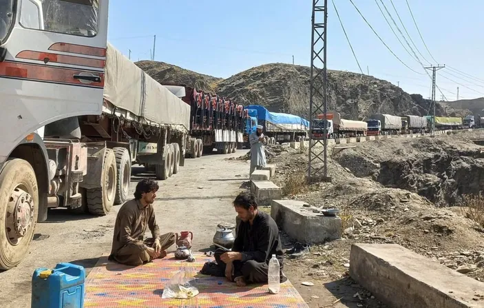 Afghanistan Buka Kembali Perbatasan Utama dengan Pakistan
