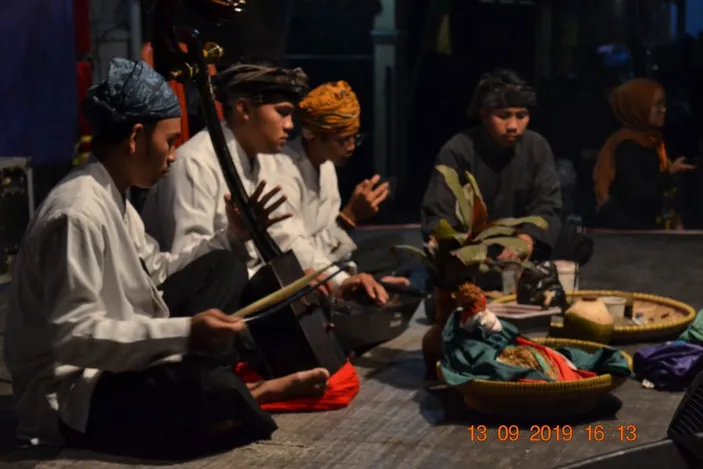 Tarawangsa Alat Musik Kesenian Tradisional Asal Jawa Barat Galamedia News 9061