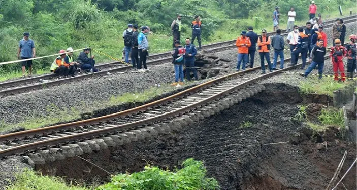 Kereta Api Pangrango Bogor Sukabumi Kembali Beroperasi Kai Jalur Aman