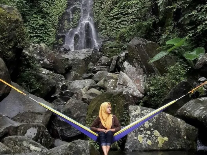Air Terjun: Permata Tersembunyi Alam yang Memukau Hati
