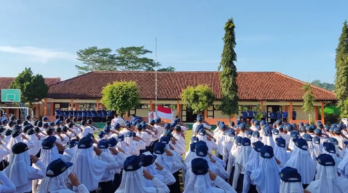 10 Smp Terbaik Di Jakarta Selatan Menurut Nilai Akreditasi Urutan Pertama Sekolah Negeri 107 