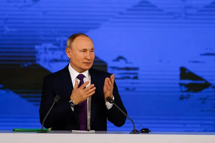 Vladimir Putin: Pelaku Pembakaran Al-Qur’an Harus Dihukum