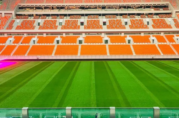 MENGAPA Rumput JIS Atau Jakarta International Stadium Tidak Sesuai FIFA ...