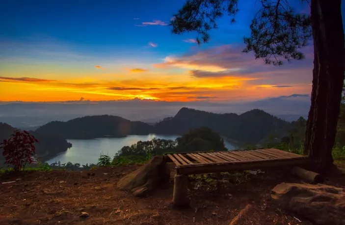 Menjelajahi Keindahan Nusantara: Rekomendasi Tempat Wisata Alam Terbaik yang Wajib Dikunjungi
