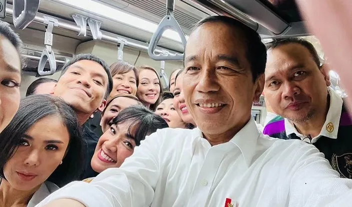 Deretan Artis yang Ikut Jajal LRT Jati Mulya-Dukuh Atas Bersama Jokowi