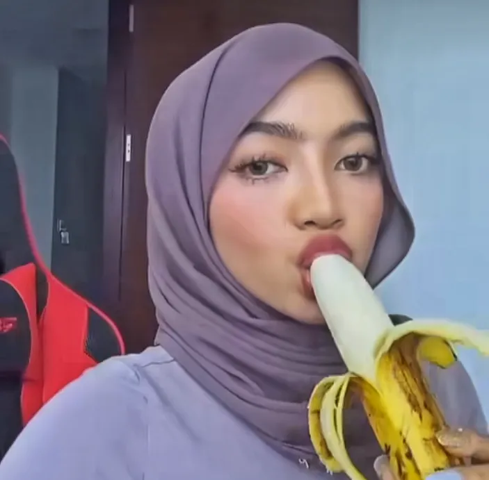 Viral Usai Konten Hisap Ice Cream Oklin Fia Disebut Bakal Jadi Duta Mui Pedoman Tangerang 6689