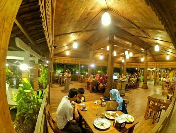 10 Tempat Makan Favorit Turis Di Mataram