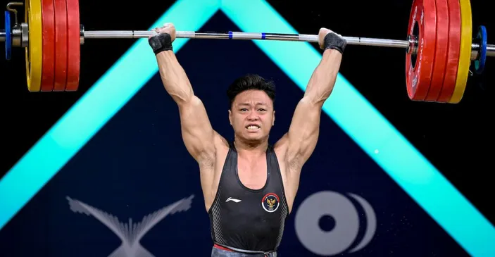 Rahmat Erwin Pecah Rekor Dunia Clean & Jerk di IWF World Championships 2023