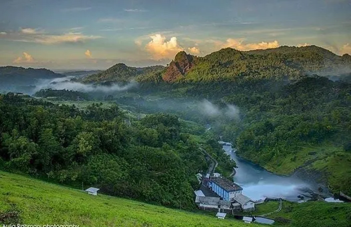 Nomor 2 Setelah Bendungan Bener, Waduk Tertinggi Di Indonesia Sudah ...