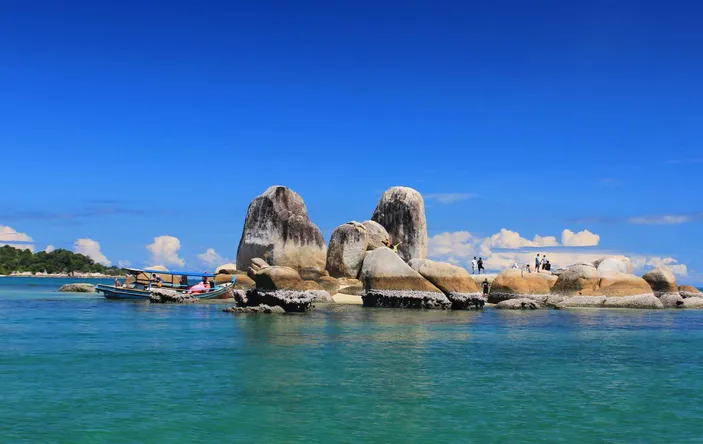 Mengenal Wisata Pulau Batu Berlayar Belitung, Pulau Kecil yang Bisa ...