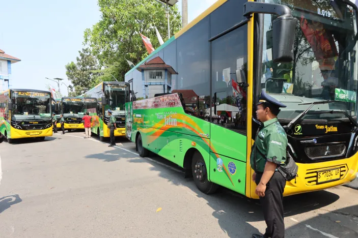 Layanan Bus Trans Jatim Diperluas, Buka Rute Lamongan Dan Bangkalan ...